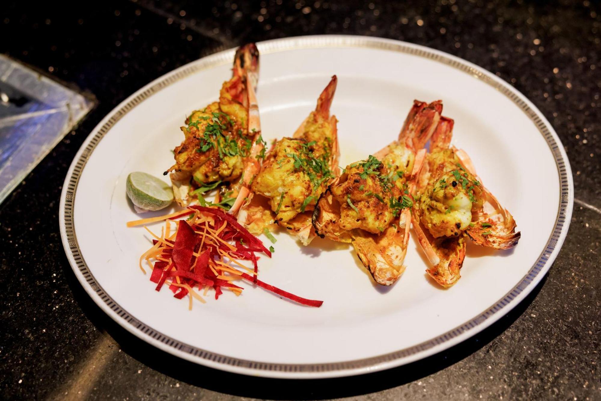 The Leela Palace צ'נאי מראה חיצוני תמונה Tandoori prawns
